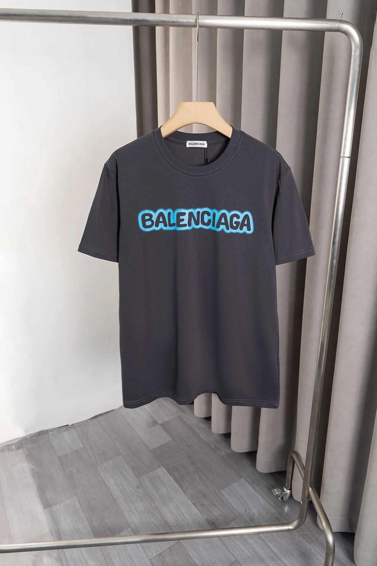 X 023 Balenciaga 2025 Summer New Arrival T-shirt, made of high-quality double yarn pure cotton flocking fabric, with large colorful logo printing technology on the front and back, high-end and elegant, extremely fashionable, same style for men and women, color: Black, White, Gray. Size:S～XXL